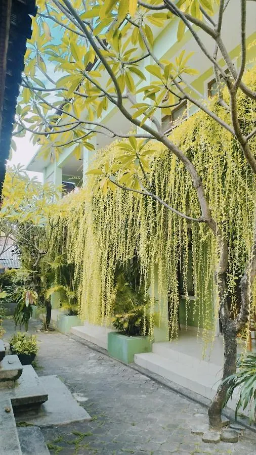 ホテル Purnama House Kuta クタ